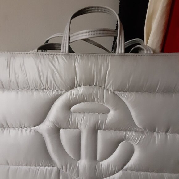 Large new Telfar bubble bag - Picture 6 of 7